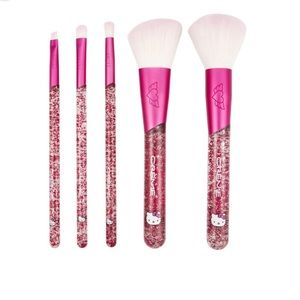 BRAND NEW Hello Kitty Crème Shop Luv Wave Brush Set